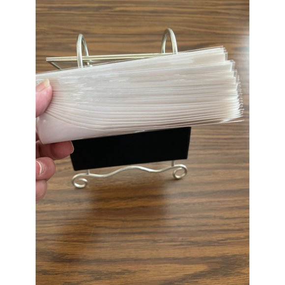 Furio Home decorative metals 4”x6” photo holder on stand - Picture 4 of 5